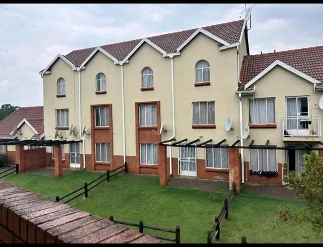 2 BEDROOM APARTMENT FOR SALE IN ORCHARDS